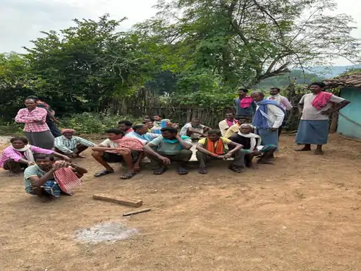 कुल्हाड़ी मारकर ग्रामीण की हत्या:दोपहर से लापता पत्नी ने वापस लौटकर साधी चुप्पी; परिवारवालों के बयान में विरोधाभास... 73 कुल्हाड़ी मारकर ग्रामीण की हत्या:दोपहर से लापता पत्नी ने वापस लौटकर साधी चुप्पी; परिवारवालों के बयान में विरोधाभास... October 6, 2026