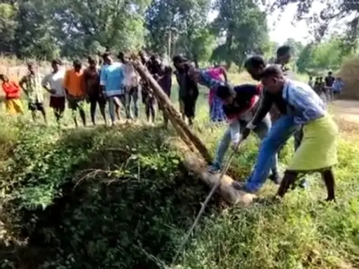 CG के कुएं में गिरा 11फीट लंबा किंग कोबरा VIDEO:रोज आती थी तेज फुफकारने की आवाज; भारत के सबसे जहरीले सांपों में से एक... October 6, 2026