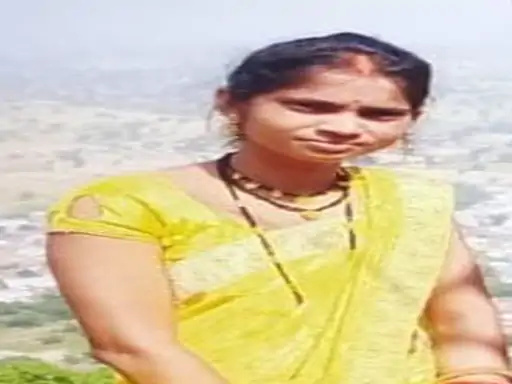 पत्नी को खाई में धकेलकर मार डाला: घुमाने के बहाने ले गया था खल्लारी मंदिर,पुलिस से कहा-सेल्फी लेते फिसल गया पैर,अब हुई गिरफ्तारी... 58 पत्नी को खाई में धकेलकर मार डाला: घुमाने के बहाने ले गया था खल्लारी मंदिर,पुलिस से कहा-सेल्फी लेते फिसल गया पैर,अब हुई गिरफ्तारी... October 6, 2026