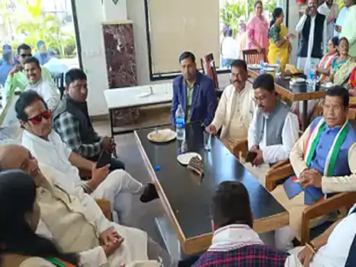 छत्तीसगढ़ में कांग्रेस की किलाबंदी:43 विधायकों को सेक्टर प्रभारी बनाकर भानुप्रतापपुर में रहने के निर्देश.. October 6, 2026