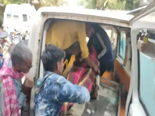 मां के सामने बेटे की गई जान, पति ने अस्पताल ले जाते वक्त तोड़ा दम... October 6, 2026