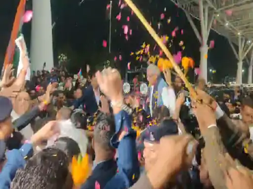 CM भूपेश बघेल का एयरपोर्ट पर ढोल-नगाड़ों से स्वागत.. October 6, 2026