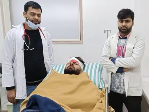 ऋषभ पंत कार एक्सीडेंट में बुरी तरह घायल,जलती कार की खिड़की तोड़ बाहर निकले.. 67 ऋषभ पंत कार एक्सीडेंट में बुरी तरह घायल,जलती कार की खिड़की तोड़ बाहर निकले.. October 6, 2026