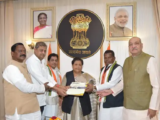 राज्यपाल से फिर मिलने जाएंगे आदिवासी विधायक,आरक्षण विधेयकों पर जनजातीय सलाहकार समिति की मांग सौंपेंगे.. October 6, 2026