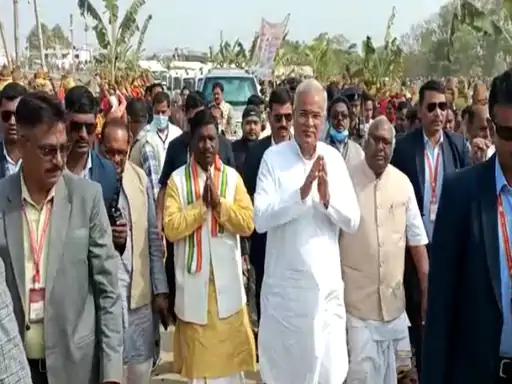 भूपेश बघेल ने तातापानी महोत्सव का शुभारंभ किया, 15 जनवरी को मशहूर सिंगर शान देंगे प्रस्तुति... October 6, 2026