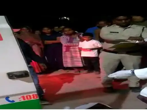 रेलवे ट्रैक के पास झुलसकर तड़प रही थी,राहगीरों ने पुलिस को दी जानकारी,अस्पताल में कराया भर्ती October 6, 2026