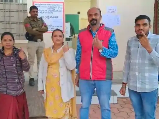 MP के 19 नगरीय निकायों में वोटिंग, धार में 10 और दिग्विजय के गढ़ राघौगढ़ में 32 प्रतिशत मतदान.. October 6, 2026