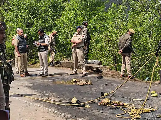 हमले के शिकार आर्मी-ट्रक में इफ्तार के लिए फल थे,5 जवानों की शहादत के बाद गांव के लोग बोले- ईद नहीं मनाएंगे.. October 6, 2026