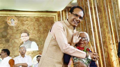 21 मई से प्लेन से तीर्थ दर्शन करेंगे बुजुर्ग,पहले चरण में 25 जिलों के यात्री भरेंगे उड़ान.. October 6, 2026