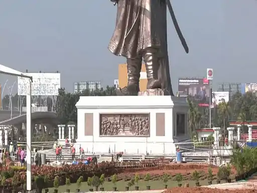 PM का बेंगलुरु में साढ़े 4 घंटे का रोड शो,लोगों ने फूल बरसाए.. October 6, 2026