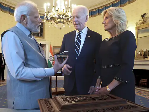 PM ने बाइडेन को घी-नमक, फर्स्ट लेडी को डायमंड दिया,राष्ट्रपति ने व्हाइट हाउस में होस्ट किया प्राइवेट डिनर.. October 6, 2026