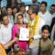 सीएम ने गाया एक हजारों में मेरी बहना है,घर जाकर लाडली बहना के स्वीकृति पत्र बांटे, गलियों में किया स्वागत.. 73 सीएम ने गाया एक हजारों में मेरी बहना है,घर जाकर लाडली बहना के स्वीकृति पत्र बांटे, गलियों में किया स्वागत.. October 6, 2026