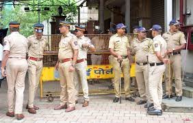 नवी मुंबई में घरों के बाहर लगे पीएफआई समर्थक पोस्टर, दरवाजों पर बांधे पटाखे October 6, 2026