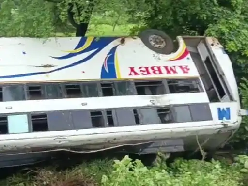 CM के हेलिकॉप्टर में आई खराबी, बाय रोड सिवनी-मालवा के लिए रवाना,नर्मदापुरम दौरे पर हैं.. October 6, 2026