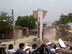महाकाल की सवारी के दौरान थूकने वाले का घर ढहाया.. October 6, 2026