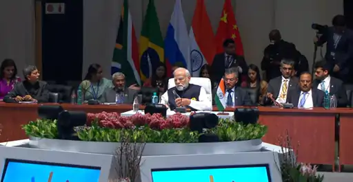 जोहान्सबर्ग में 15वीं ब्रिक्स समिट,मोदी को जमीन पर तिरंगा दिखा तो उठाकर जेब में रखा.. October 6, 2026