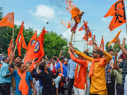 हरियाणा के नूंह-पलवल में फिर हिंसा,दुकानों-धार्मिक स्थलों में आगजनी.. 40 हरियाणा के नूंह-पलवल में फिर हिंसा,दुकानों-धार्मिक स्थलों में आगजनी.. October 6, 2026