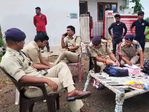 फैमिली सुसाइड केस का भोपाल कनेक्शन, 5 आरोपी अरेस्ट.. October 6, 2026