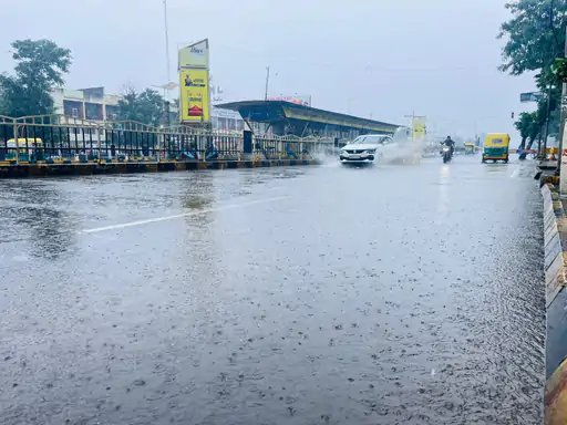 इंदौर में अगस्त में पहली बार तेज बारिश,BRTS पर भराया पानी.. October 6, 2026