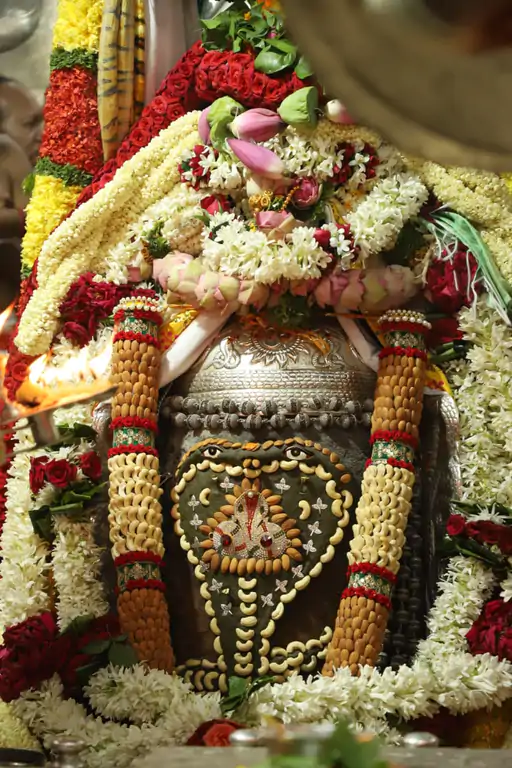 सावन के सातवें सोमवार और नागपंचमी का संयोग,नागचंद्रेश्वर के रूप में श्रृंगार, 40 मिनट में दर्शन का दावा.. 40 सावन के सातवें सोमवार और नागपंचमी का संयोग,नागचंद्रेश्वर के रूप में श्रृंगार, 40 मिनट में दर्शन का दावा.. October 6, 2026