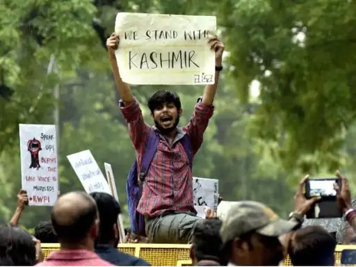 370 पर सुनवाई, केंद्र ने कहा- अकबर लोन माफी मांगें,SC का आदेश- हलफनामे में कहें कि मेरी भारतीय संविधान में निष्ठा है.. October 6, 2026