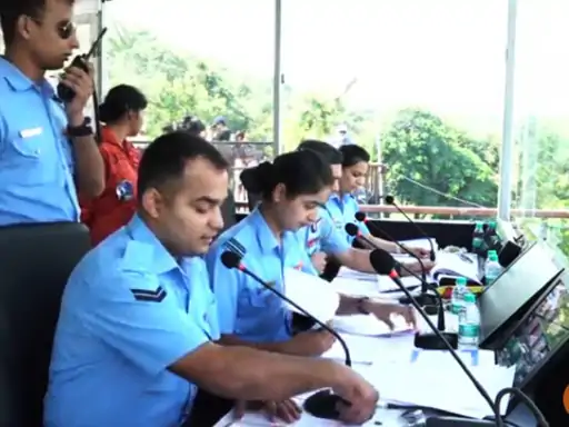 भोपाल में बड़े तालाब पर देश का सबसे बड़ा एयर-शो,चिनूक ने स्लो स्पीड में होल्ड की पोजिशन, रिफ्यूलिंग एयरक्राफ्ट ने हवा में प्लेन में भरा फ्यूल.. October 6, 2026