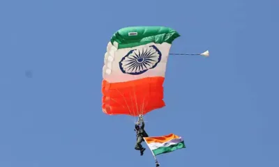 जम्मू में पहली बार हुआ भारतीय वायुसेना का एयर शो,आकाशगंगा स्काई डाइवर्स ने पैराशूट से तिरंगा बनाया.. October 6, 2026