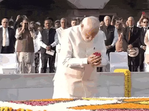 महात्मा गांधी और लाल बहादुर शास्त्री की जयंती आज,PM ने राजघाट-विजयघाट जाकर श्रद्धांजलि दी.. October 6, 2026