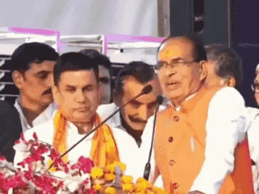 CM ने बुधनी में पूछा- चुनाव लड़ूं या नहीं,शिवराज ने तीन दिन पहले कहा था- जब मैं चला जाऊंगा, तब याद आऊंगा तुम्हें.. October 6, 2026