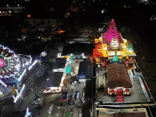 भोपाल के बिट्टन मार्केट में 70 लाख से सजा पंडाल,आयोजकों का दावा- दो दिन में एक लाख से ज्यादा श्रद्धालु दर्शन करने पहुंचे October 6, 2026