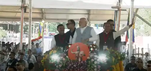 जबलपुर में प्रधानमंत्री मोदी,रोड शो के साथ मंच तक पहुंचे,रानी दुर्गावती स्मारक का किया शिलान्यास.. October 6, 2026