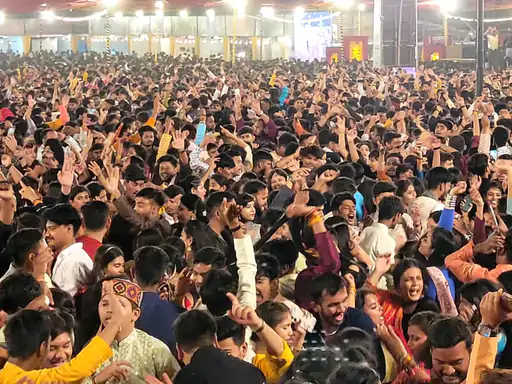 'अभिव्यक्ति गरबा महोत्सव' का चौथा दिन,5 घंटे नॉन स्टॉप परफॉरमेंस, कदम ऐसे थिरके कि फिर रुके नहीं October 6, 2026
