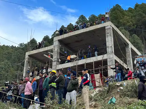 उत्तरकाशी टनल से मजदूरों को निकालने का काम शुरू,NDRF की टीम कुछ देर में रेस्क्यू पूरा करेगी, टनल के अंदर बनाया अस्पताल October 6, 2026
