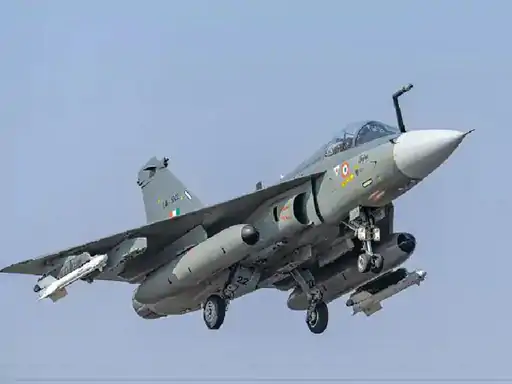 प्रधानमंत्री मोदी ने तेजस फाइटर जेट में उड़ान भरी, बेंगलुरु एयरबेस पहुंचे थे पीएम October 6, 2026