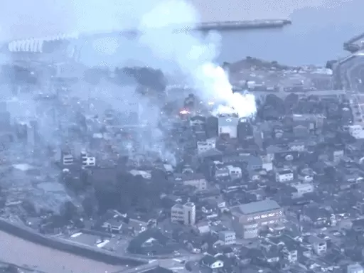 जापान के भूकंप में 30 की मौत, 50 आफ्टरशॉक आए,जगह-जगह आग लगने से 200 इमारतें जलीं.. October 7, 2026