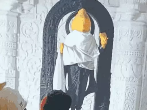 मंदिर के गर्भगृह में विराजे राम, पहली तस्वीर सामने आई.. October 7, 2026