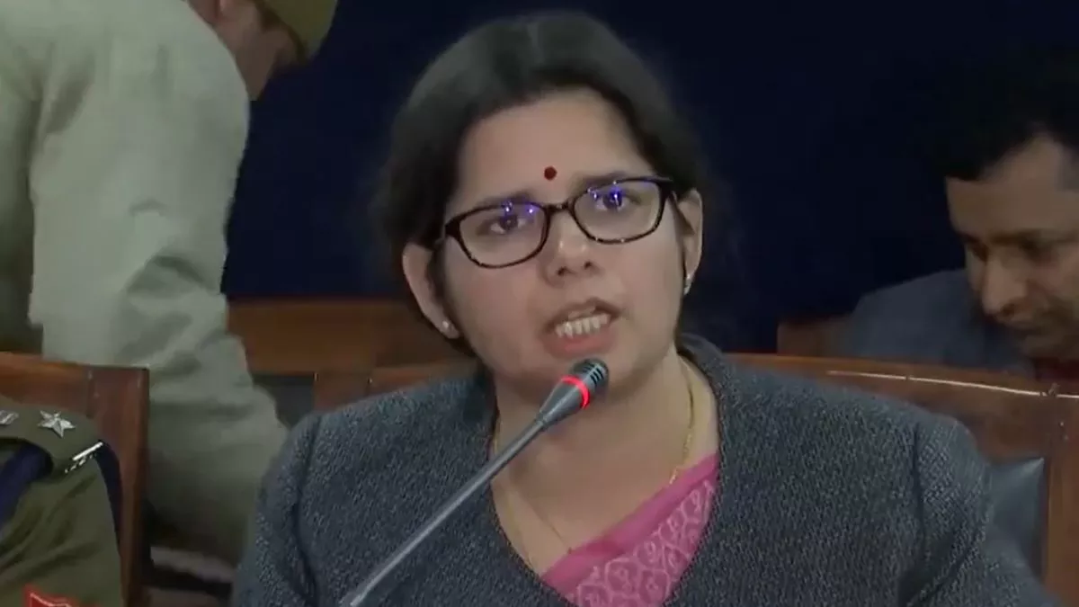 हमले की पहले से थी प्लानिंग, पुलिसवालों को जलाने की कोशिश', हल्द्वानी हिंसा पर नैनीताल की DM ने बताई बड़ी बातें 40 हमले की पहले से थी प्लानिंग, पुलिसवालों को जलाने की कोशिश', हल्द्वानी हिंसा पर नैनीताल की DM ने बताई बड़ी बातें October 30, 2026