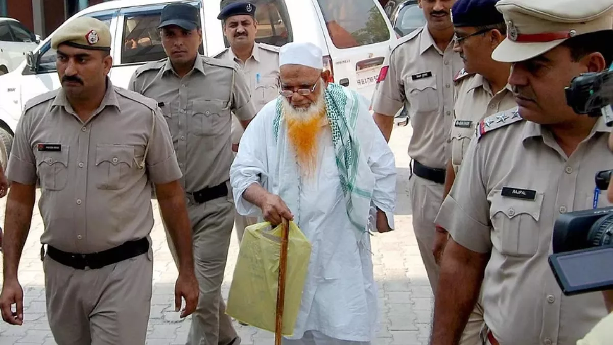 अब्दुल करीम उर्फ टुंडा बरी, 1993 सीरियल बम धमाकों के मामले में टाडा कोर्ट ने सुनाया फैसला... October 28, 2026