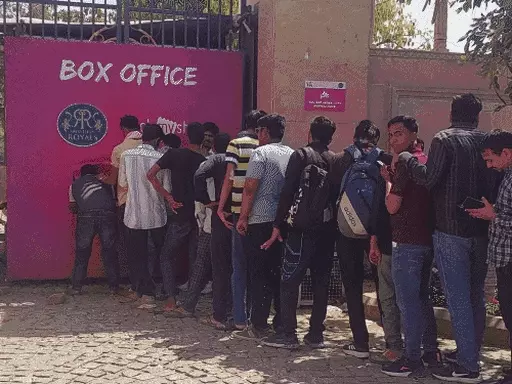 जयपुर में IPL के लिए 1200 से 20,000 की टिकट:फैन जर्सी के साथ मिलेगा लजीज खाना, पिंक थीम पर सजा SMS स्टेडियम.. October 7, 2026
