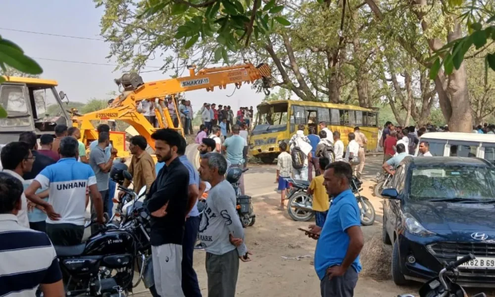 नारनौल में स्कूल बस पलटी, दुर्घटना में आठ बच्चों की मौत और 37 घायल October 7, 2026