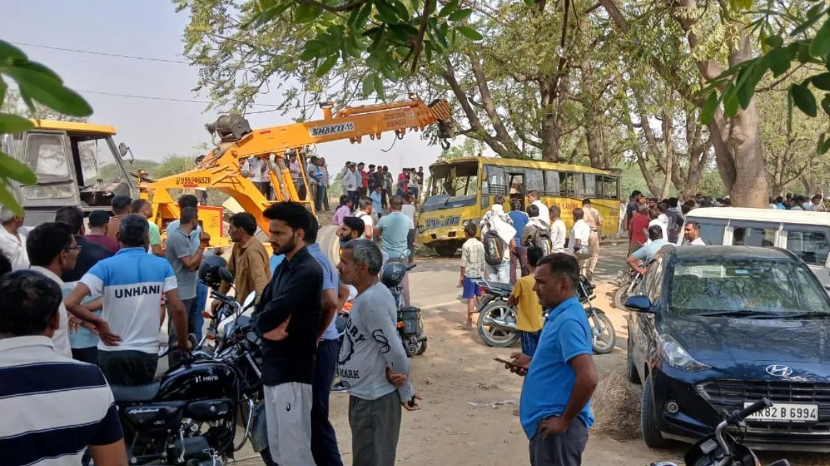 नारनौल में स्कूल बस पलटी, दुर्घटना में आठ बच्चों की मौत और 37 घायल October 7, 2026