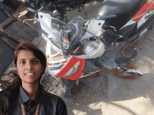 इंदौर में ID कार्ड ने ली छात्रा की जान,कॉलेज जाते समय स्कूटर से फिंकाई, गले में पट्‌टा कसने से दम घुटा.. October 7, 2026