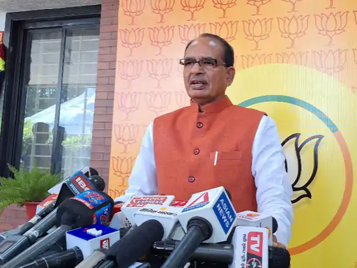 पूर्व सीएम शिवराज बोले- पीसीसी चीफ जीतू पटवारी जादूगर,कहा- जीतू न जाने कैसा जादू करते हैं सब गायब हो जाते हैं, छिंदवाड़ा वाले गायब होते-होते रह गए.. October 7, 2026