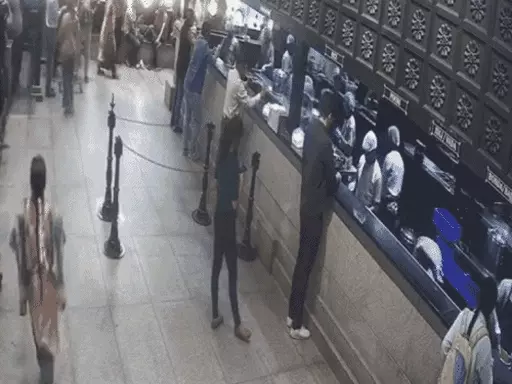 बेंगलुरु का रामेश्वरम कैफे ब्लास्ट- 2 आरोपी कोलकाता से गिरफ्तार,शाजिब ने IED रखी थी, ताहा ने बनाया था प्लान,दोनों ISIS मॉड्यूल का हिस्सा.. October 7, 2026
