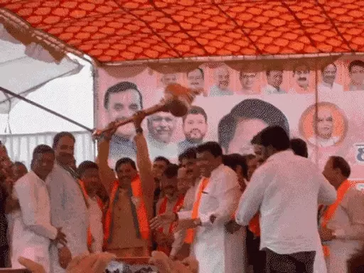 इंदौर में CM डॉ. मोहन यादव ने घुमाई गदा:मंच से कांग्रेस को दिया चैलेंज, कहा- दम हो तो कांग्रेस 500 पार का नारा लगाए October 7, 2026