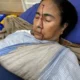 हेलिकॉप्टर में चढ़ने के दौरान ममता लड़खड़ाकर गिरीं,दुर्गापुर में हादसा; पिछले महीने घर में गिरने से माथे पर चोट लगी थी.. 64 हेलिकॉप्टर में चढ़ने के दौरान ममता लड़खड़ाकर गिरीं,दुर्गापुर में हादसा; पिछले महीने घर में गिरने से माथे पर चोट लगी थी.. October 7, 2026