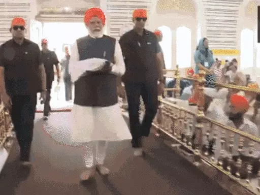 PM ने पटना साहिब गुरुद्वारे में मत्था टेका, रोटी बेली, सब्जी बनाई फिर लंगर में खाना परोसा October 7, 2026