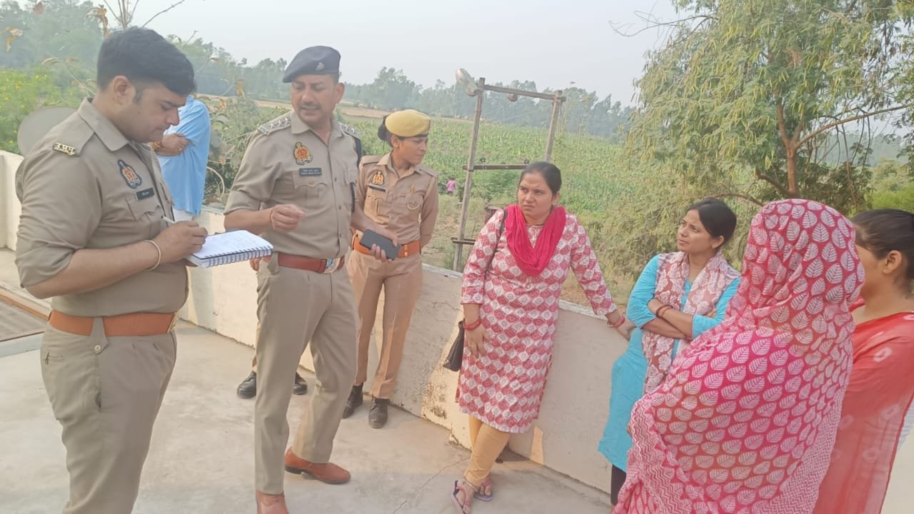 सीतापुर में सिरफिरे युवक ने 5 लोगों की हत्या के बाद की खुदकुशी,मां को मारी गोली, पत्नी पर हथौड़े से वार; 3 बच्चों को छत से फेंका October 25, 2026