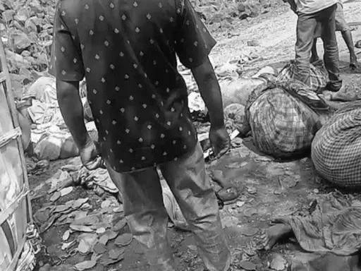 छत्तीसगढ़ में पिकअप पलटा, 18 की मौत,सभी आदिवासी, इनमें मां-बेटी सहित 16 महिलाएं; कवर्धा में 20 फीट गहरे गड्ढे में गिरी थी गाड़ी 40 छत्तीसगढ़ में पिकअप पलटा, 18 की मौत,सभी आदिवासी, इनमें मां-बेटी सहित 16 महिलाएं; कवर्धा में 20 फीट गहरे गड्ढे में गिरी थी गाड़ी October 18, 2026