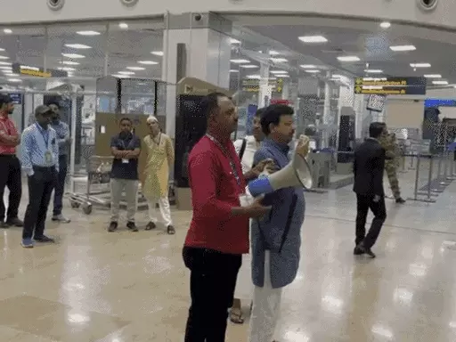 दूसरे जत्थे में भोपाल से 143 यात्री हज पर रवाना,जेद्दा के लिए सीधी फ्लाइट उड़ी.. October 7, 2026